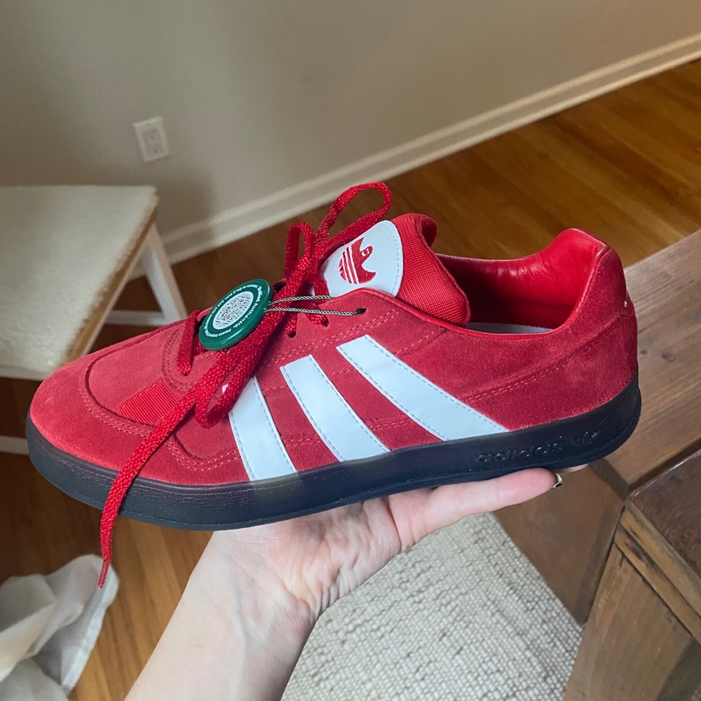 ADIDAS ALOHA SUPER - Red, Men’s US 8 (Women’s 9.5 or 10?)